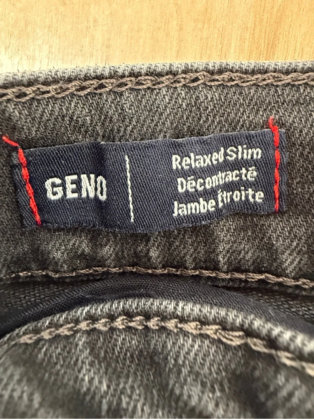 True Religion Geno Relaxed Slim Distressed Jeans Black - Size 32
